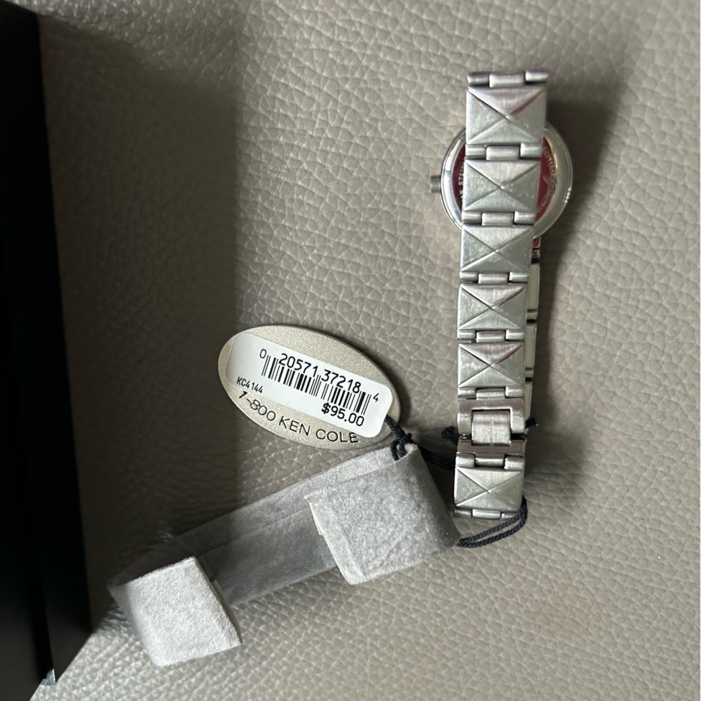 Kenneth Cole Watch - Picture 2 of 3